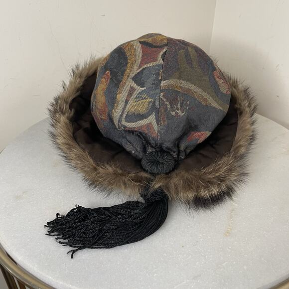 VTG 90s Von Henneberg Silk Brocade Tapestry Fur Lined Hat Artsy Handmade S/M main image 8